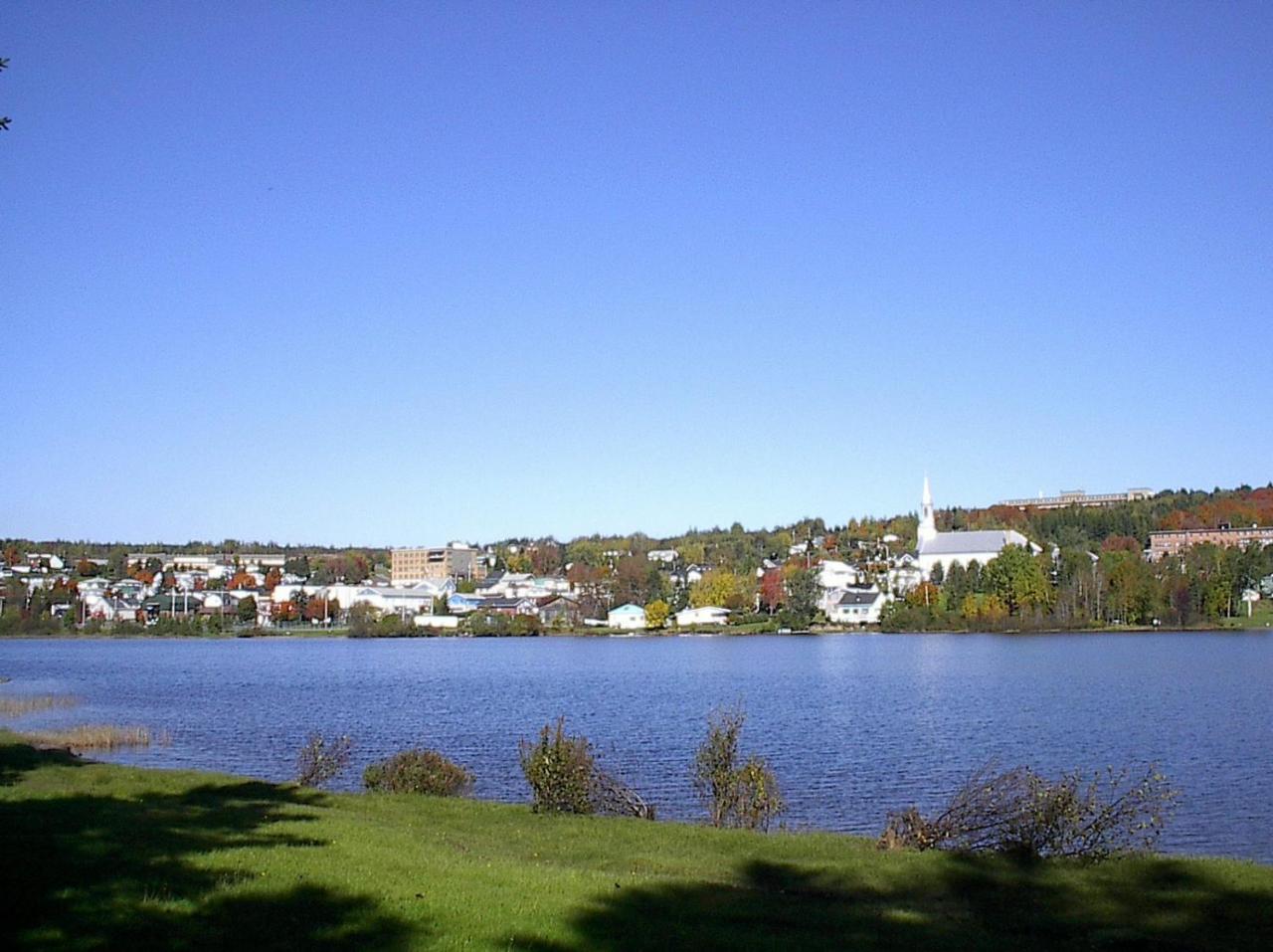 Auberge Happy Logis Lac-Etchemin Eksteriør billede