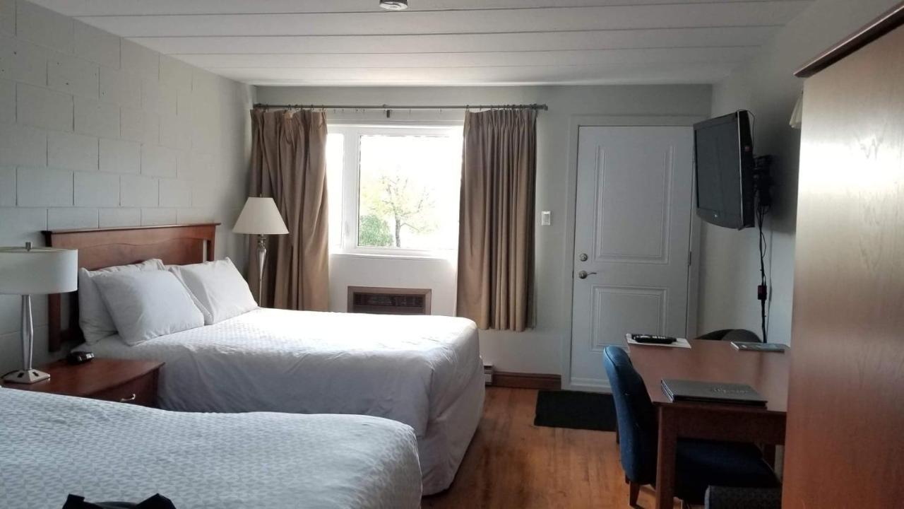 Auberge Happy Logis Lac-Etchemin Eksteriør billede